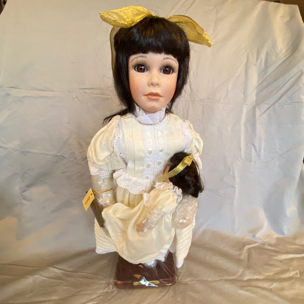 Seymour Mann Jennifer Doll Connoisseur Collection Porcelain Artist Doll